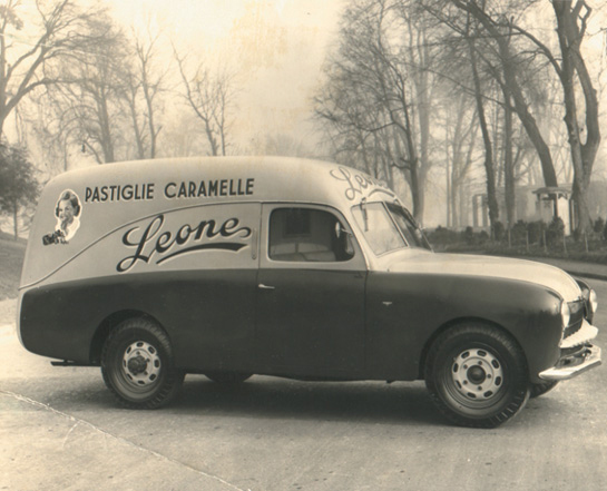 Pastiglie Caramelle marchio Leone, lo storico camioncino per il trasporto dei dolci